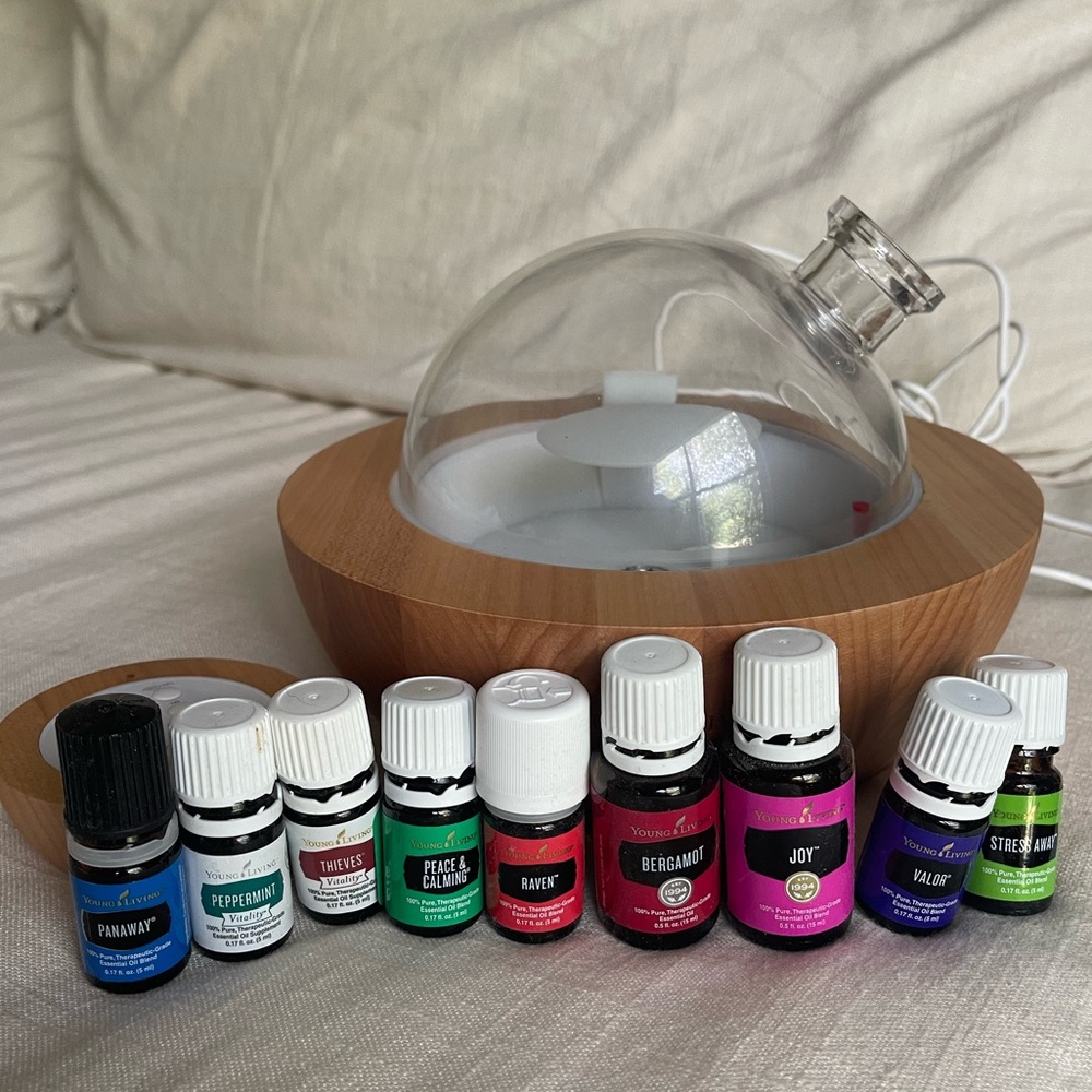 YL ARIA DIFFUSER & gently used oils ✨ packaged deal!